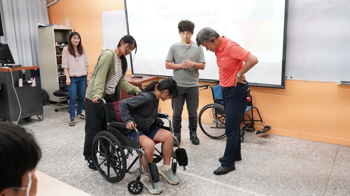 國語文能力表達課程講座-高齡障礙體驗(另開新視窗/jpg檔)圖片